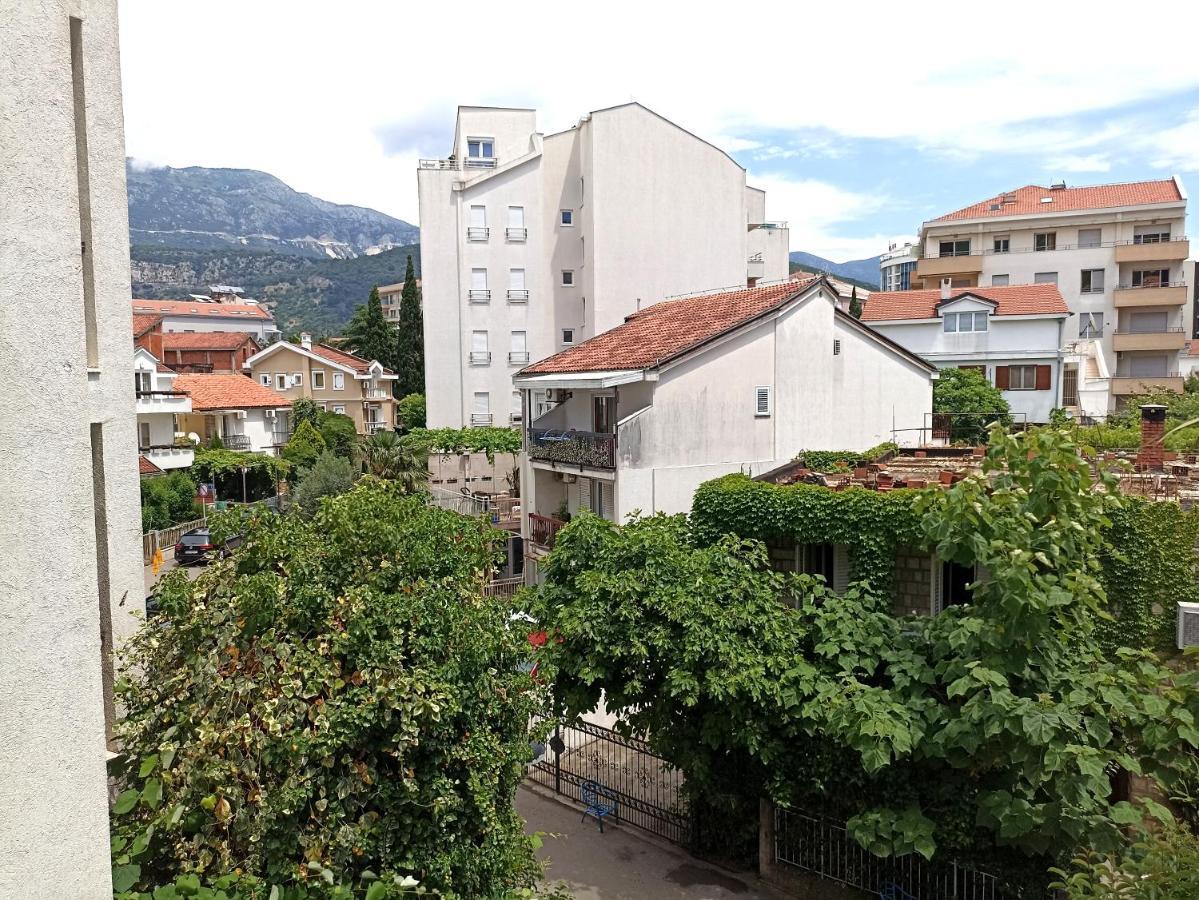 Villa Blue Calm Budva Buitenkant foto